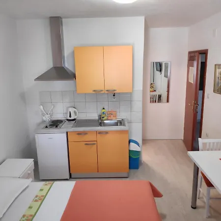 Vekic Apartment Makarska