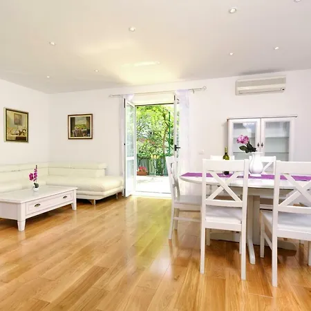Apartment Vekic *