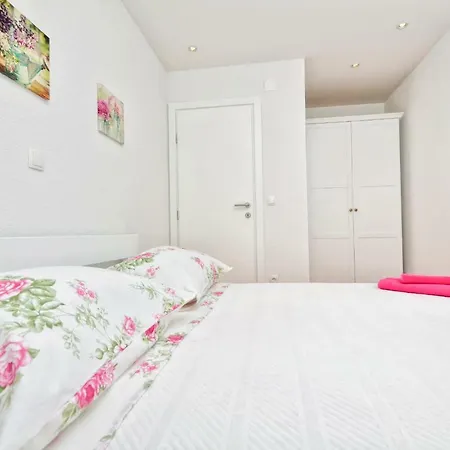 Apartment Vekic *