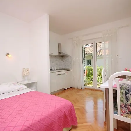 Vekic Apartment *